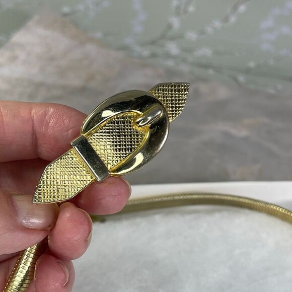 Hong Kong faux buckle gold tone serpentine stretch belt. - Picture 3 of 5